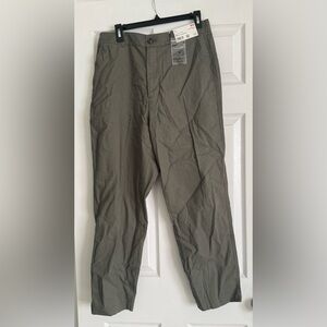 Uniqlo Women's Olive Straight Leg Pants